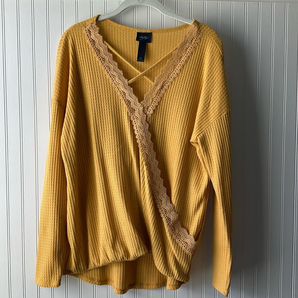 Daytrip “wrap” style top
